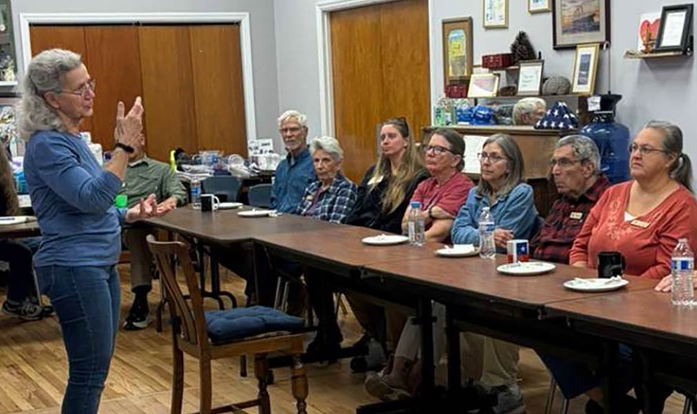 Photo of Teepa speaking at an Educational Support Group at the Snow Approach Foundation